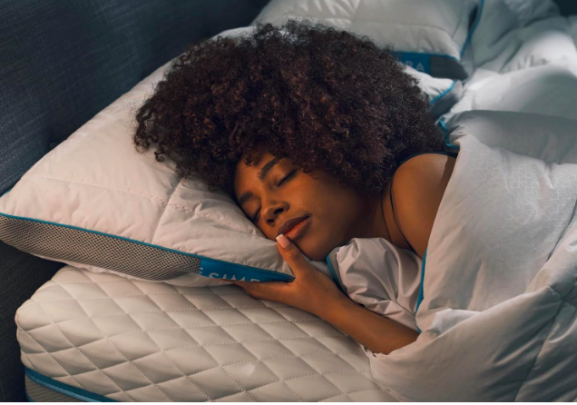 Start adjusting to daylight saving time early with this Simba Hybrid® Pillow, with Temperature regulating Stratos technology & Customisable height (45 x 70cm)